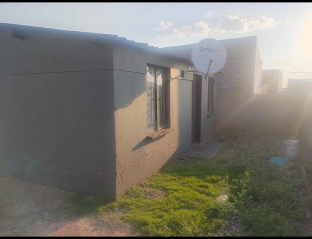 2 BEDROOM HOUSE FOR SALE IN KATLEHONG SOUTH
